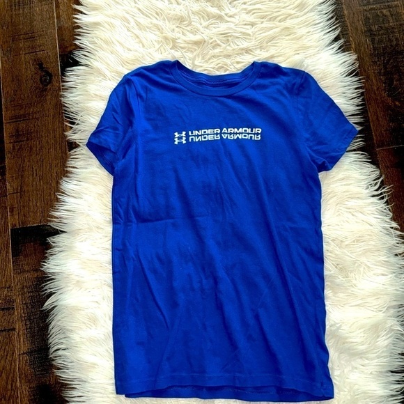 Stylish Under Armour Tee - Picture 1 of 3